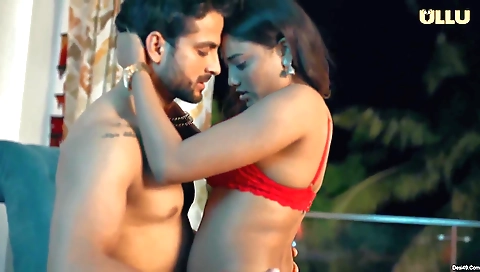 Amateur brunette is on the beach making a mess of it