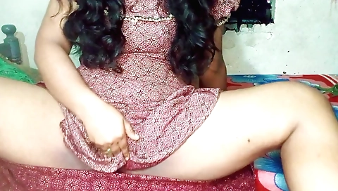 Indian amateur naked video with a young brunette girl