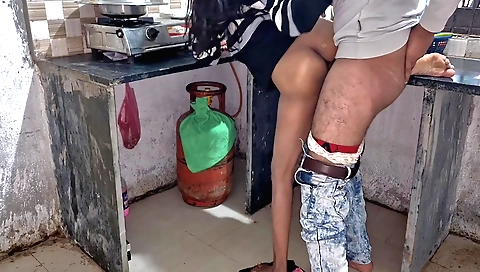 Indian hottie fucked deepthroat by her lover in the kitchen