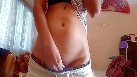 Hot indian amateur video with a sexy girl that likes to tease