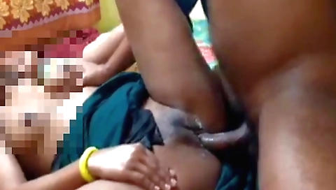 Indian teen is fingering her hairy pussy in the bus