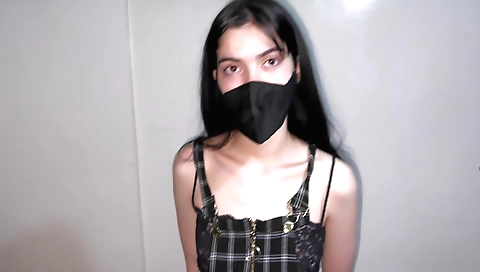 Indian babe has a very good dancing talent and she loves to suck cocks