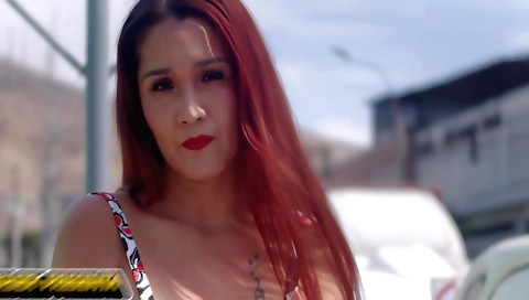 Indian whore rides on the motorcycle and gets fucked on the road