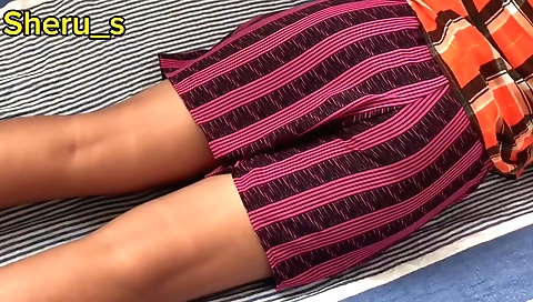 Indian big-assed woman with gorgeous curves sucking cock