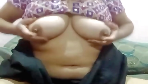 Indian teen takes it in her tight pussy for first time