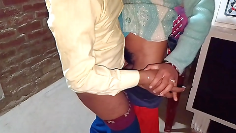 Indian amateur getting on her knees doing porn for the girls