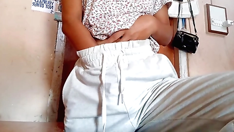 Horny desi girl makes her own porn video and enjoys solo sex