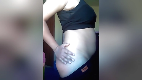 Beautiful brunette solo video with a wonderful blowjob