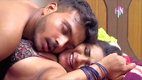 Binding a 30 year old brunette with a 33-year-old guy