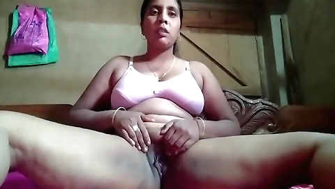 Fingering with a hot face of a sexy desi wife in her home