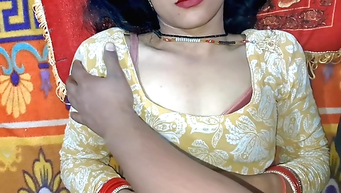 Indian wife 18+ with a round ass is sucking and fuck