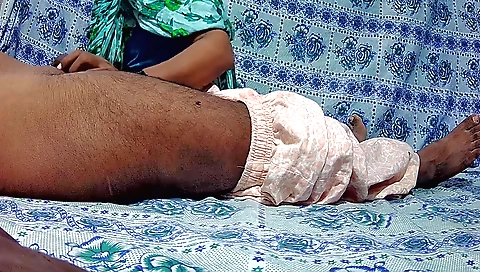 Indian babe is showing off her nice body on the camera