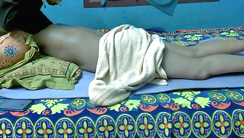 Domestic massage in a hot amateur tamil home video