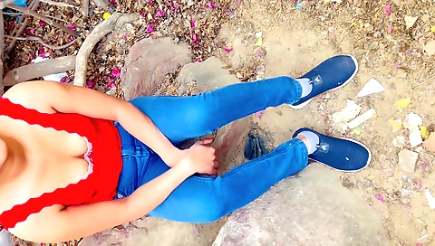 Indian college girl getting penetrated in the jungle