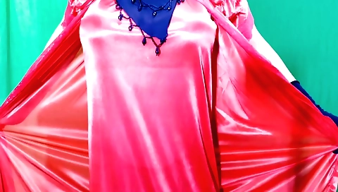 Indian amateur solo video showing a beautiful blonde girl