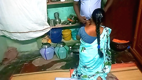 Indian amateur milf with a tamil aunt is having sex