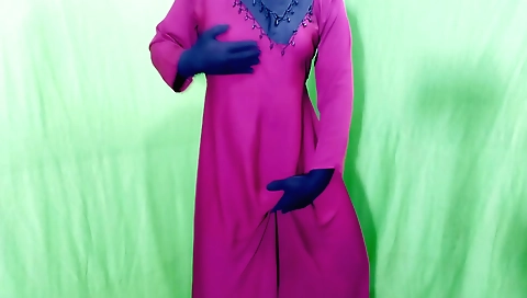 Indian housewife shows off her body in a homemade video