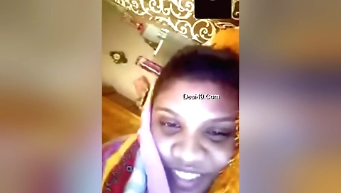 Today Exclusive -desi Shy Bhabhi Shows Her Boobs 1