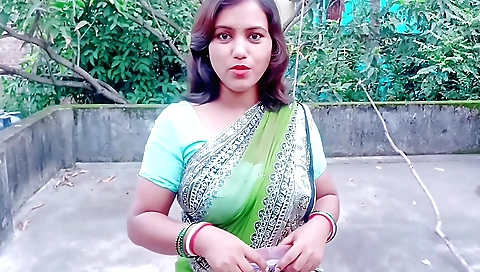 Bhabhi is a sexy indian chick who is a fan of outdoor sex