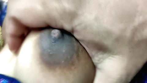 Indian amateur movie with a nice looking and sexy girl