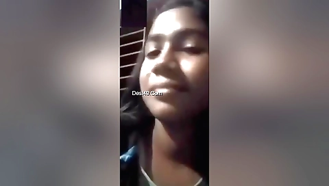 Hot indian chick shows off her body in homemade video