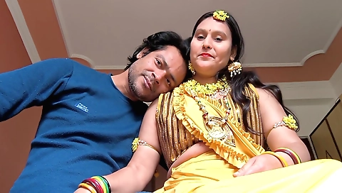 Indian girl with huge booty gets fucked in the 7 inch hole