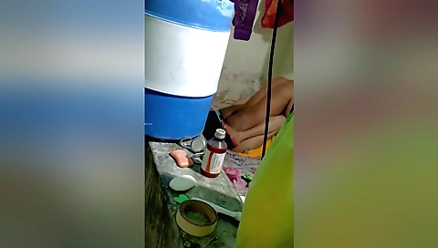 Indian brunette babe is a sexy babe that loves to fuck