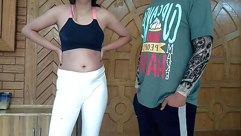 Indian teen gets fucked in her yoga class in a personal trainer