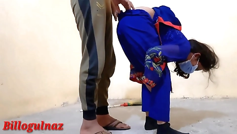 Horny brunette with a sexy body 18+ webcam sex video