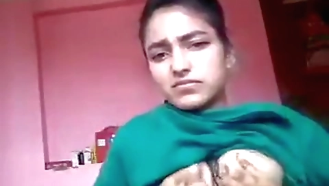 Hairy Indian lady showing herself in amateur porn video