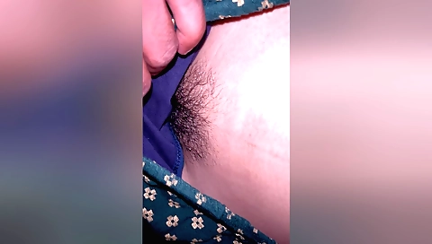 Indian girl gives a blowjob and gets fucked in the bedroom