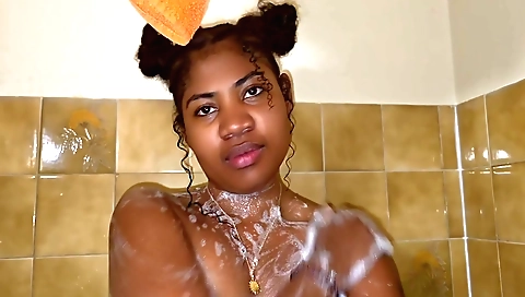 Amateur Indian teen takes a big dick in a passionate caress