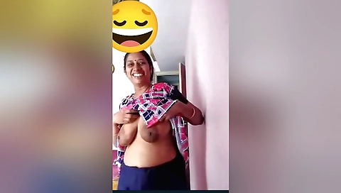 Today Exclusive -desi Bahbhi Shows Her Boobs And Pussy