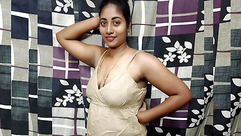 Indian girl in a sexy outfit gets her hands on the cock