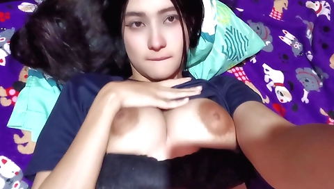Indian babe masturbates and gets so strong and beautiful
