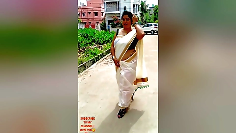 Sexy brunette fucked in the car - amateur solo video