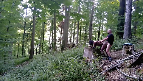 Outdoor porn video with a brunette girl and wet body