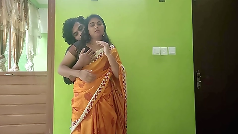 Indian couple with big breasts and asses 100% get a deep love