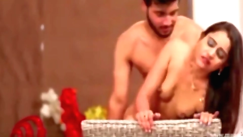 Indian woman takes her boyfriend's hard cock deep inside